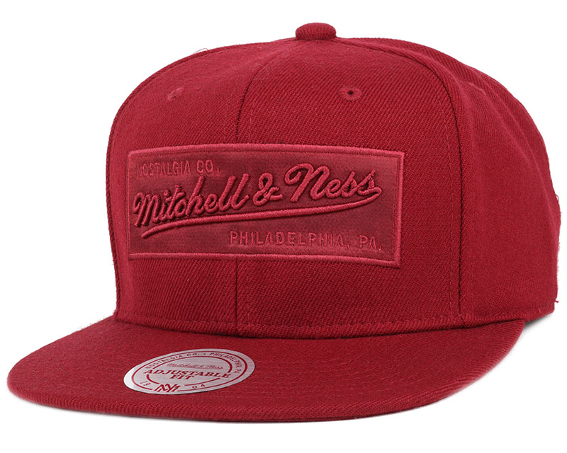 2 Tone Label Burgundy/Burgundy Snapback - Mitchell & Ness cap ...