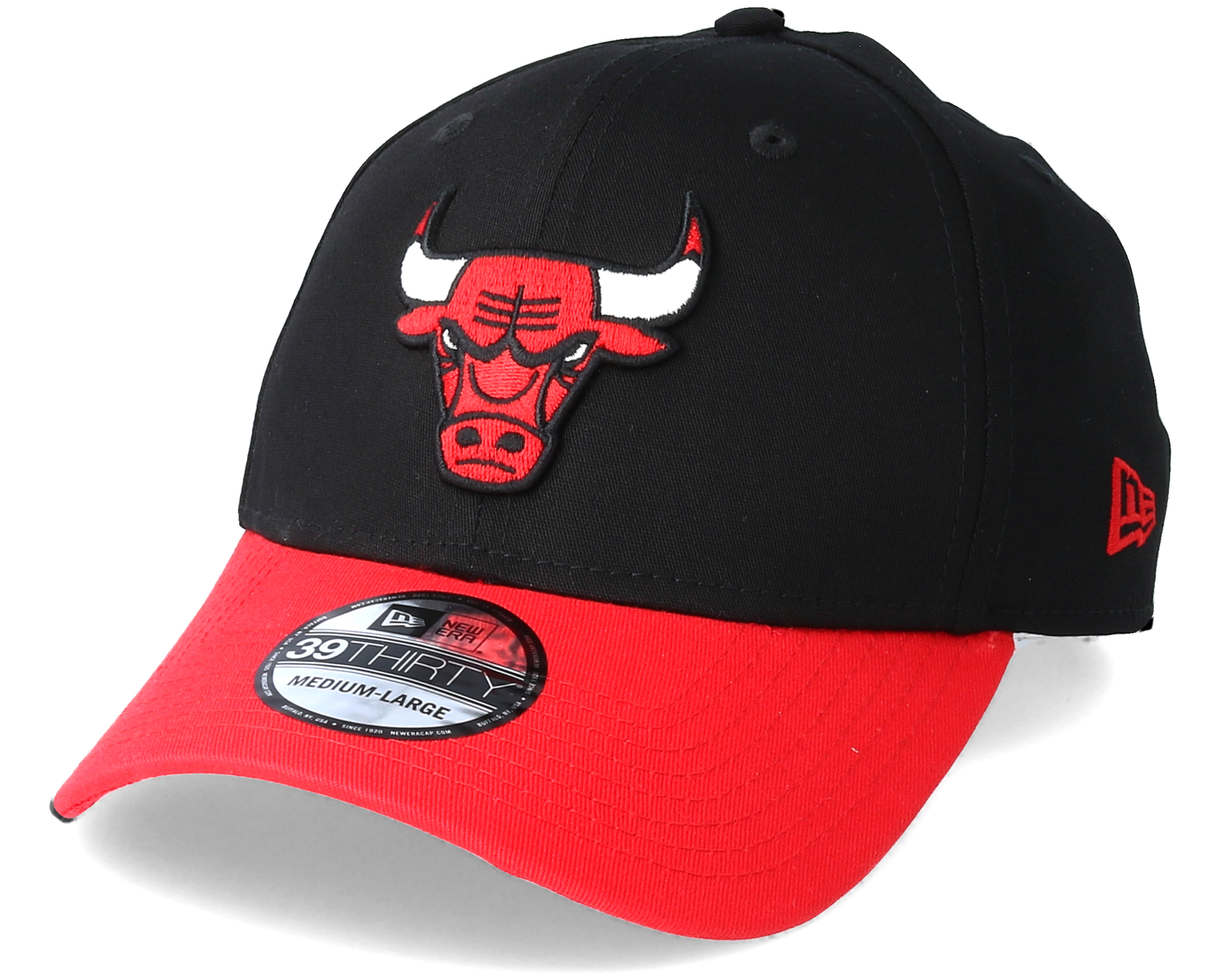 Бейсболка чикаго. Черная кепка Chicago bulls New era. Bulls New era cap. Бейсболка New чекагобус черная. Кепка Чикаго Буллз из 90.