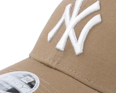 Shop New era 9Forty ladies Cap - New York Yankees khaki beige. One of many  items available from our Hats department her…
