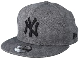 New York Yankees 9Fifty Engineered Plus Dark Grey/Black Snapback - New Era