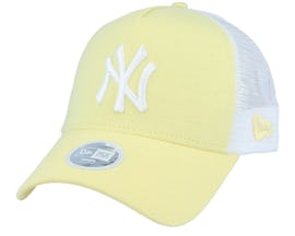 New York Yankees Womens Jersey Essential Light Yellow/White Trucker - New Era