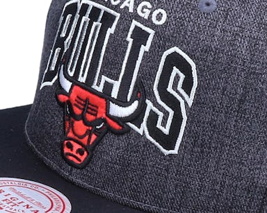 Chicago Bulls Mitchell & Ness G2 Winners Cap