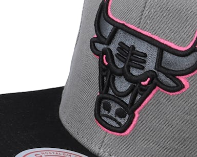 Chicago Bulls Mitchell & Ness Neon Snapback Hat - Pink