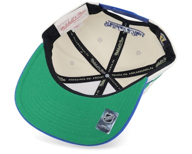 Hartford Whalers Vintage Off White/Blue Snapback - Mitchell & Ness cap