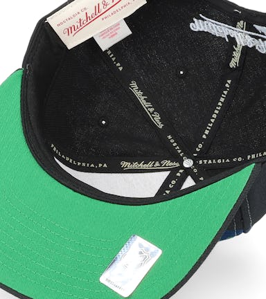 Mitchell & Ness Hartford Whalers Black Vintage Paintbrush Snapback Hat