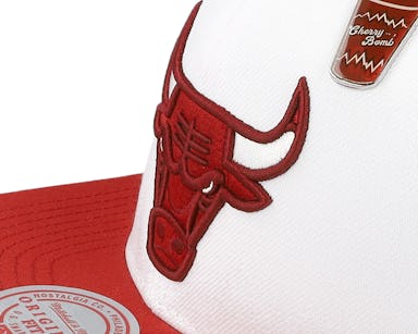 Mitchell & Ness Chicago Bulls Cherry Bomb Snapback Mens Hat White