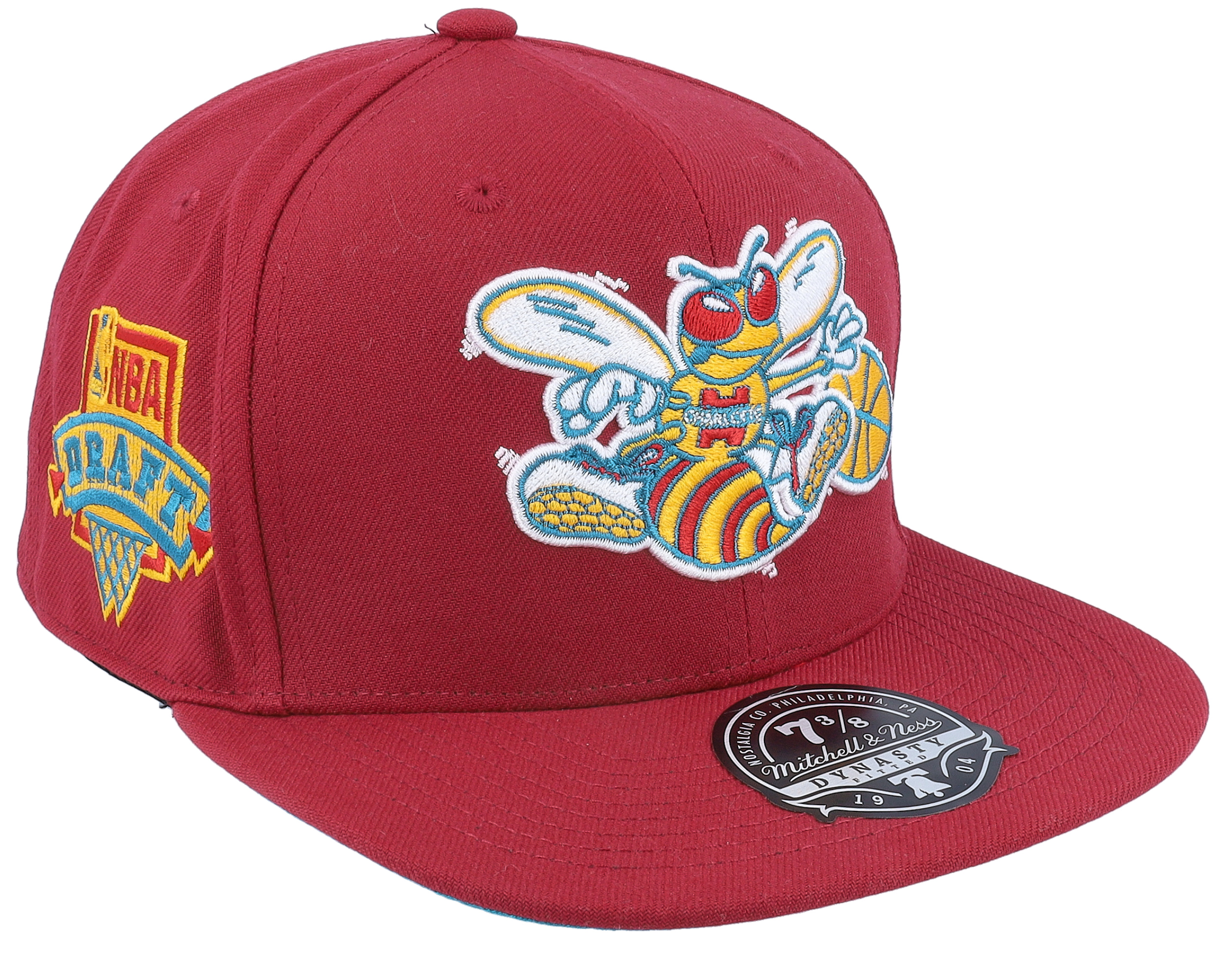 Mitchell & Ness - NBA Red fitted Cap - Charlotte Hornets Northern Lights Cardinal Fitted @ Hatstore