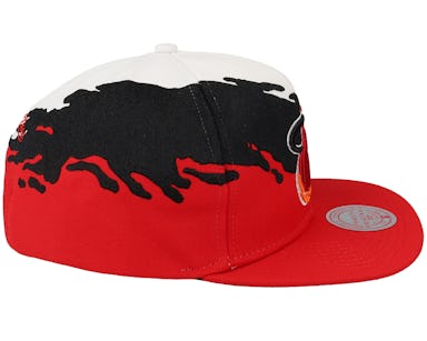 Mitchell & Ness Miami Heat Paintbrush White/Black/Red Adjustable Snapback  Hat