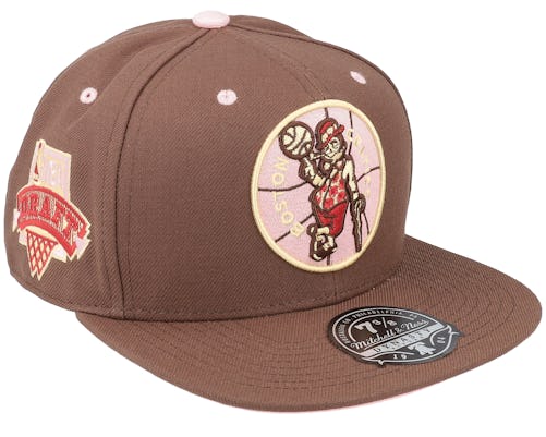 Mitchell & Ness - NBA Brown Fitted Cap - Boston Celtics Brown Sugar Bacon Brown Fitted @ Hatstore
