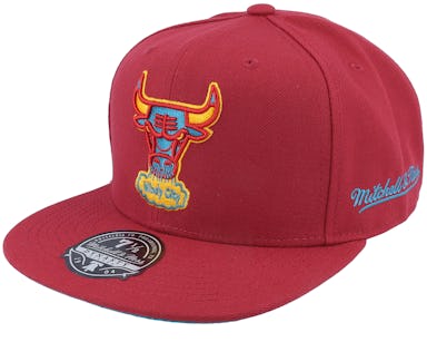 Mitchell & Ness - NBA Red fitted Cap - Chicago Bulls Northern Lights Cardinal Fitted @ Hatstore