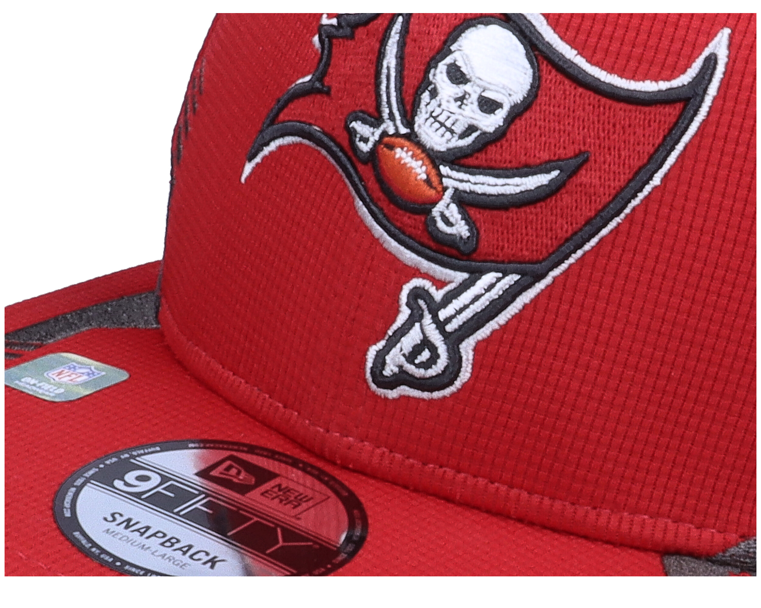 Tampa Bay Buccaneers NFL21 Side Line 9FIFTY Red Snapback