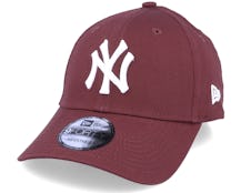 New York Yankees League Essential 9FORTY Maroon/White Adjustable - New Era