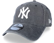 Hatstore Exclusive x New York Yankees Washed 9TWENTY Dad Cap - New Era
