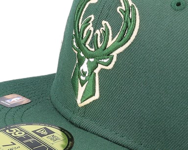 Milwaukee Bucks NBA 21 Back Half 59FIFTY Green Fitted - New Era cap