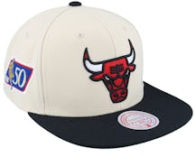 Chicago Bulls 50th Off White/Black Snapback - Mitchell & Ness