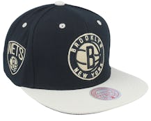 Brooklyn Nets Pin Drop Black/Stone Snapback - Mitchell & Ness