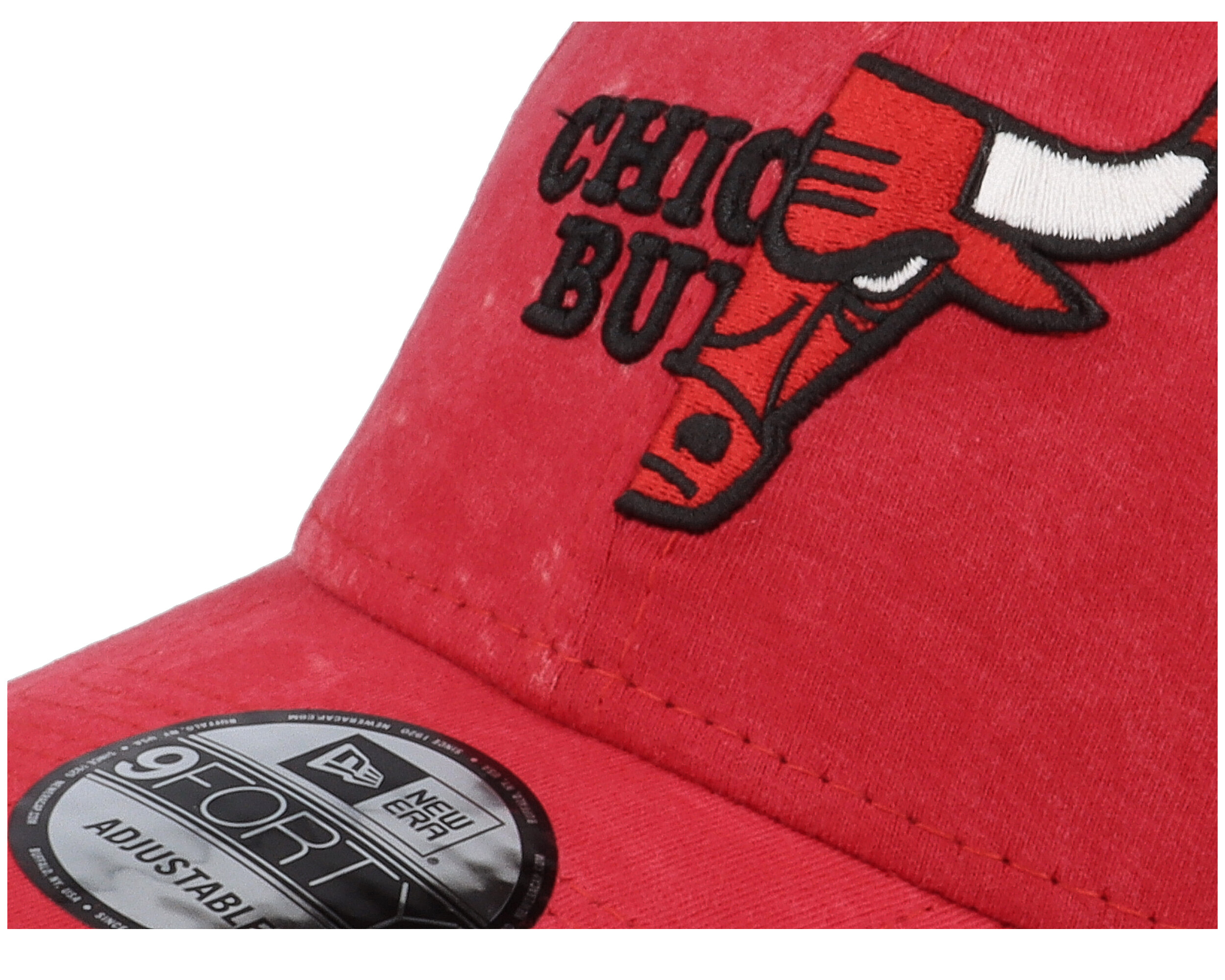 【海外限定】New Era 9TWENTY NBA Chicago Bulls Washed Red New Era Chicago Bulls Snow Wash 9Twenty Adjustable Strapback