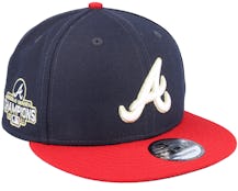 Atlanta Braves MLB22 Gold 9FIFTY Navy/Red Snapback - New Era