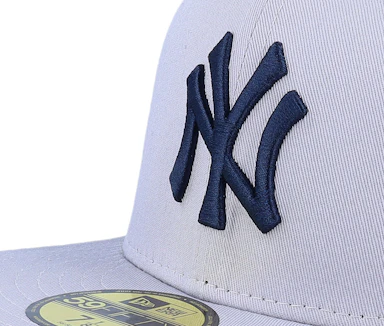 Sombrero Yankee De Rayas Blancas