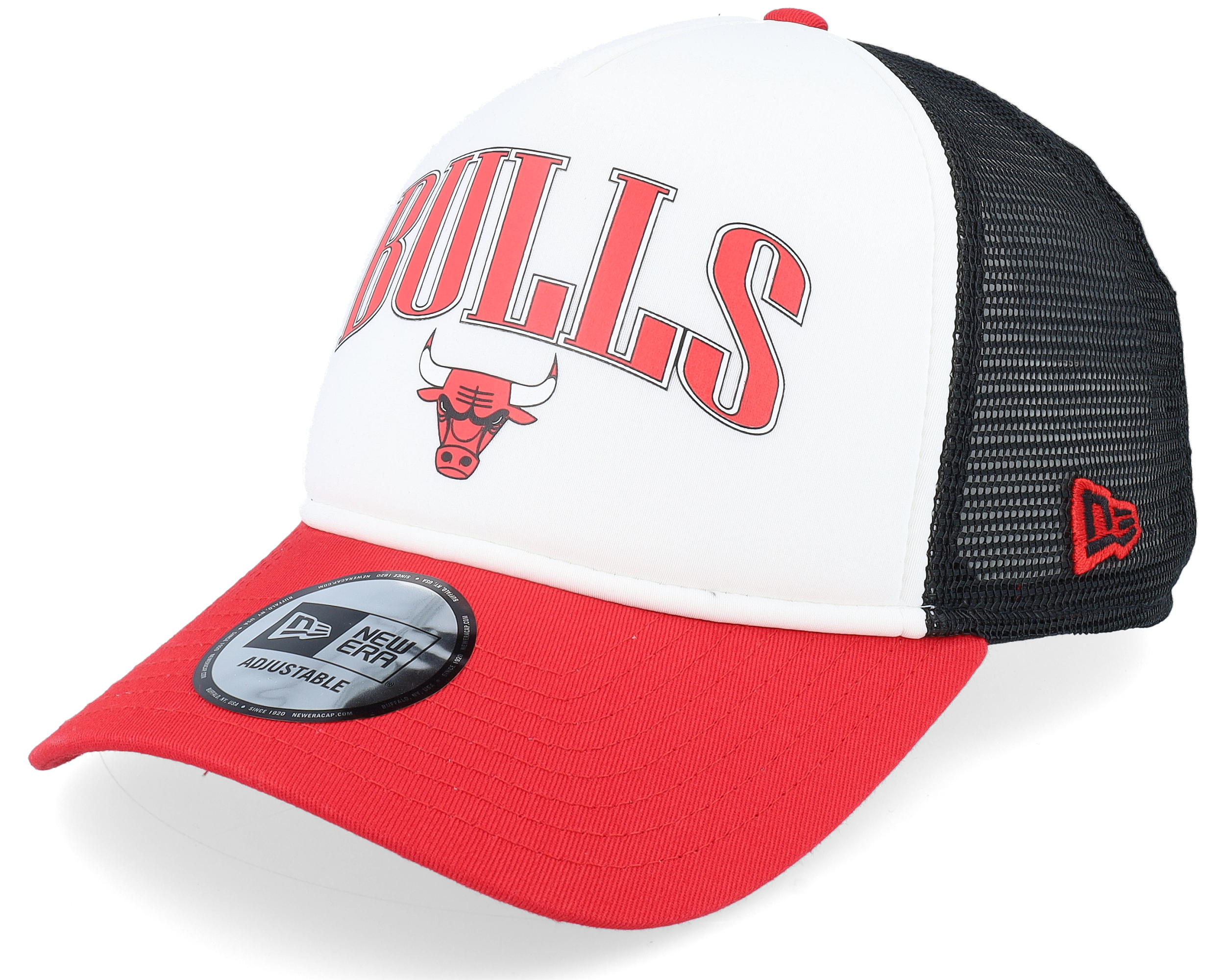 Chicago Bulls NBA Retro White/Black/Scarlet Trucker