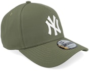 New York Yankees Woodland Vibes 9FORTY New Olive A-frame Adjustable