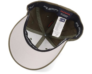 Combed Flexfit cap Wooly - Olive Flexfit