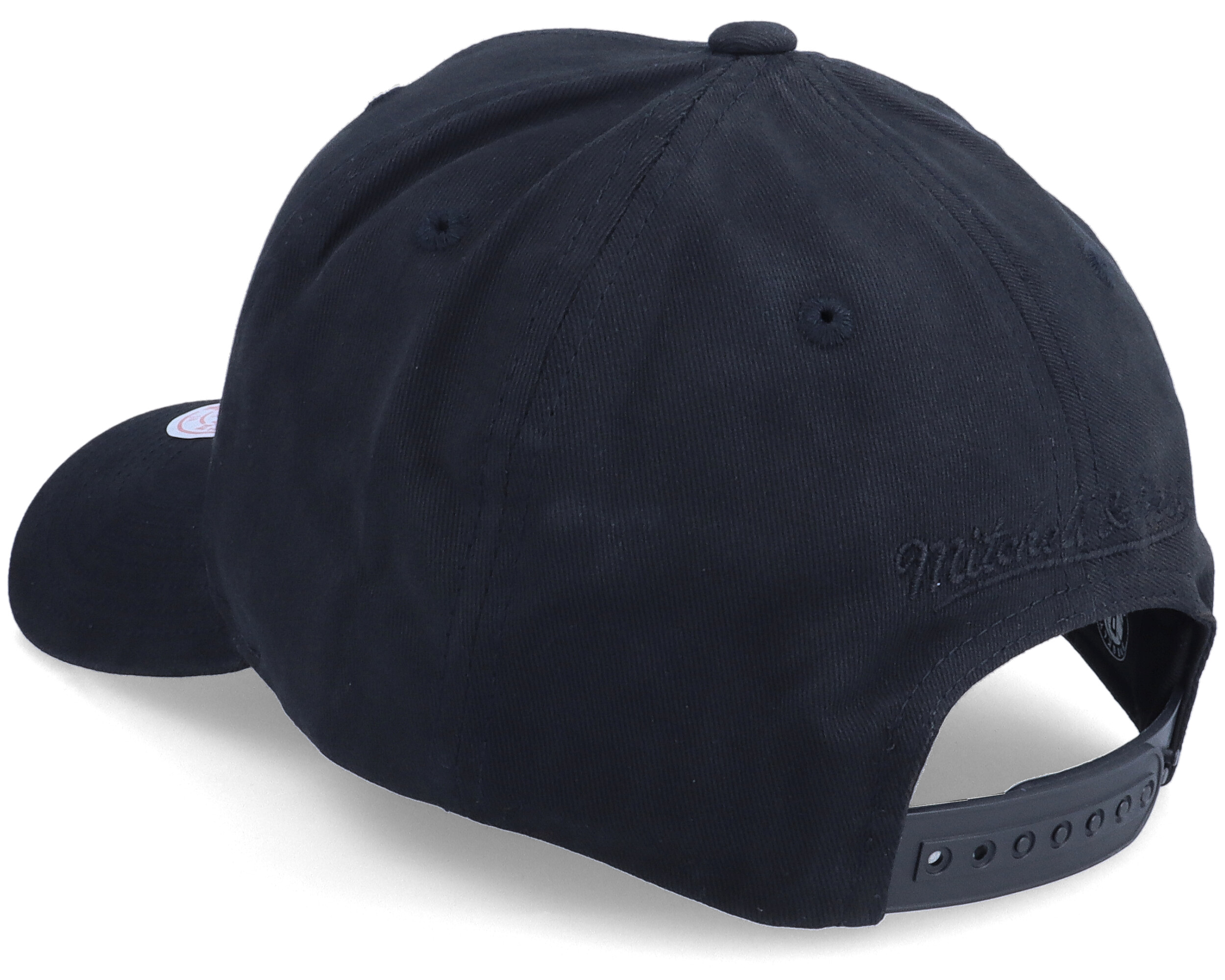 Hatstore Exclusive x Brooklyn Nets Black on Black Pro Crown