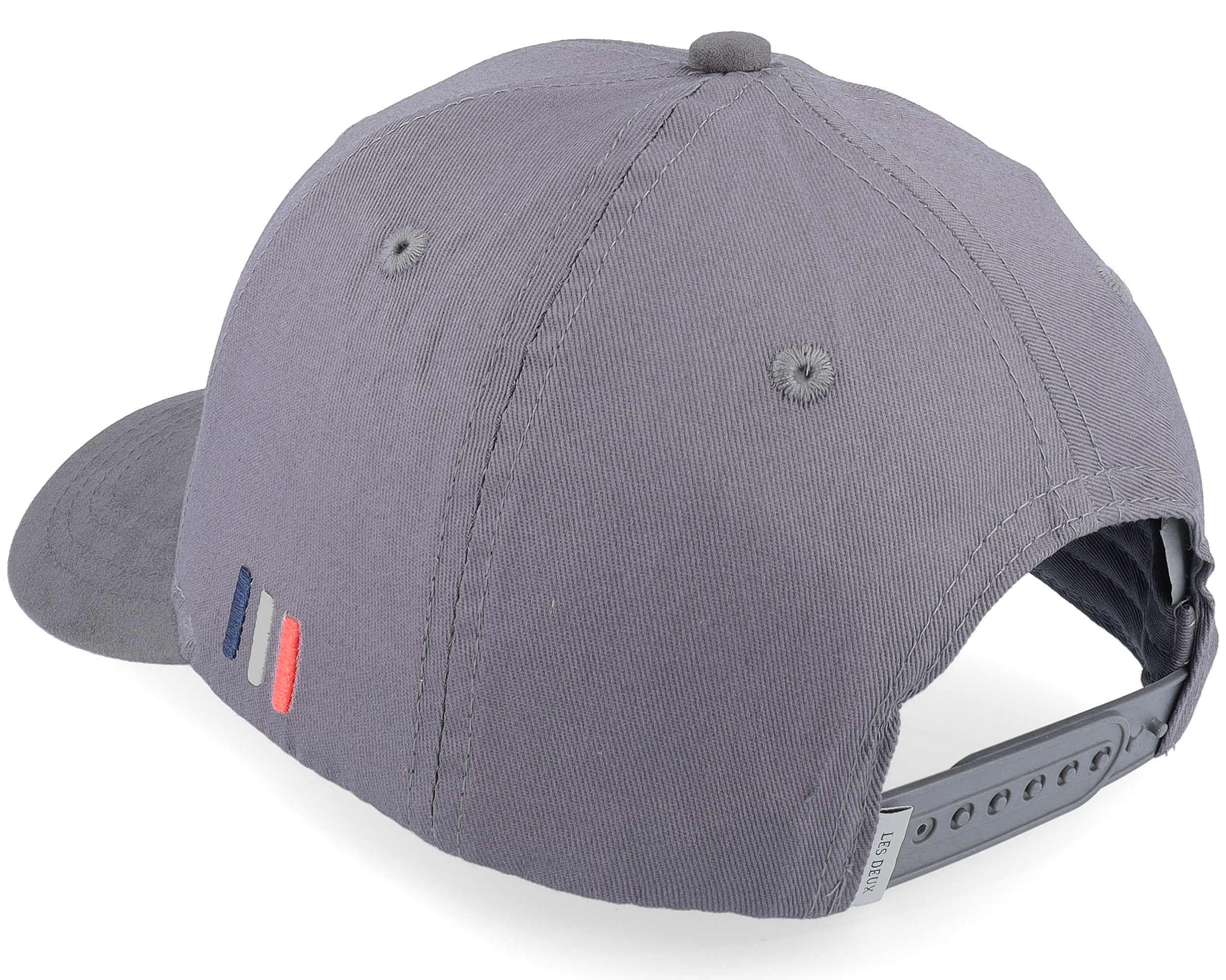 gray fitted cap