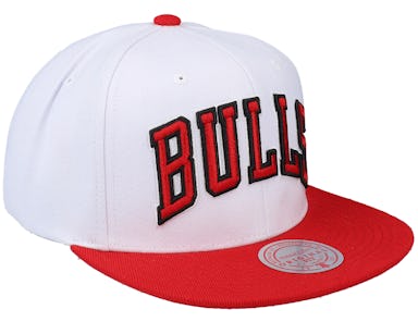 Mitchell & Ness Core Basic Chicago Bulls WHT/RED Snapback 6HSSJS19078-CBUWHRD, White