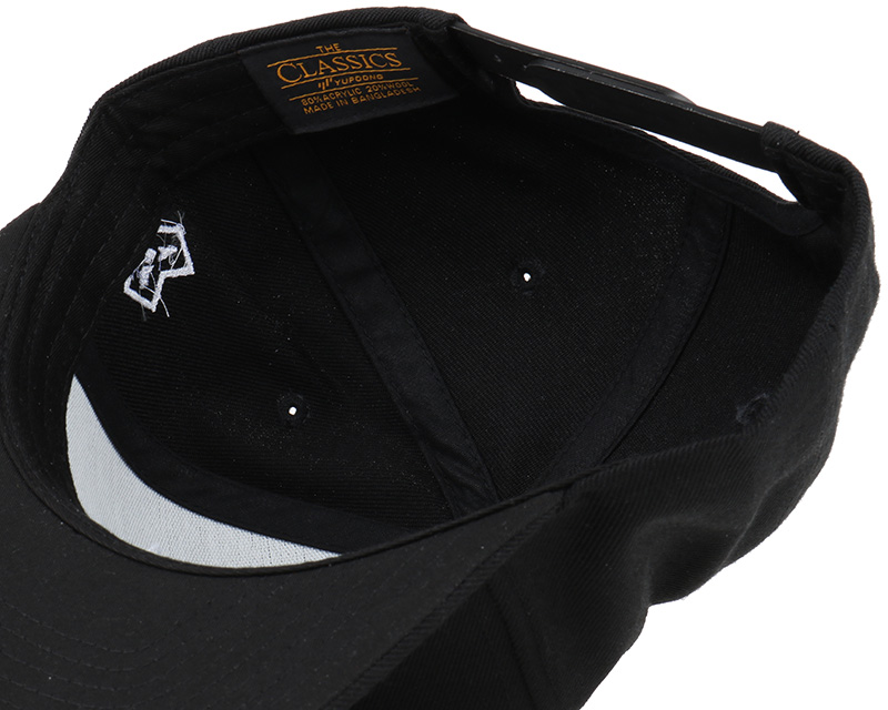 Skull Black/White Snapback | Hatstoreworld.com