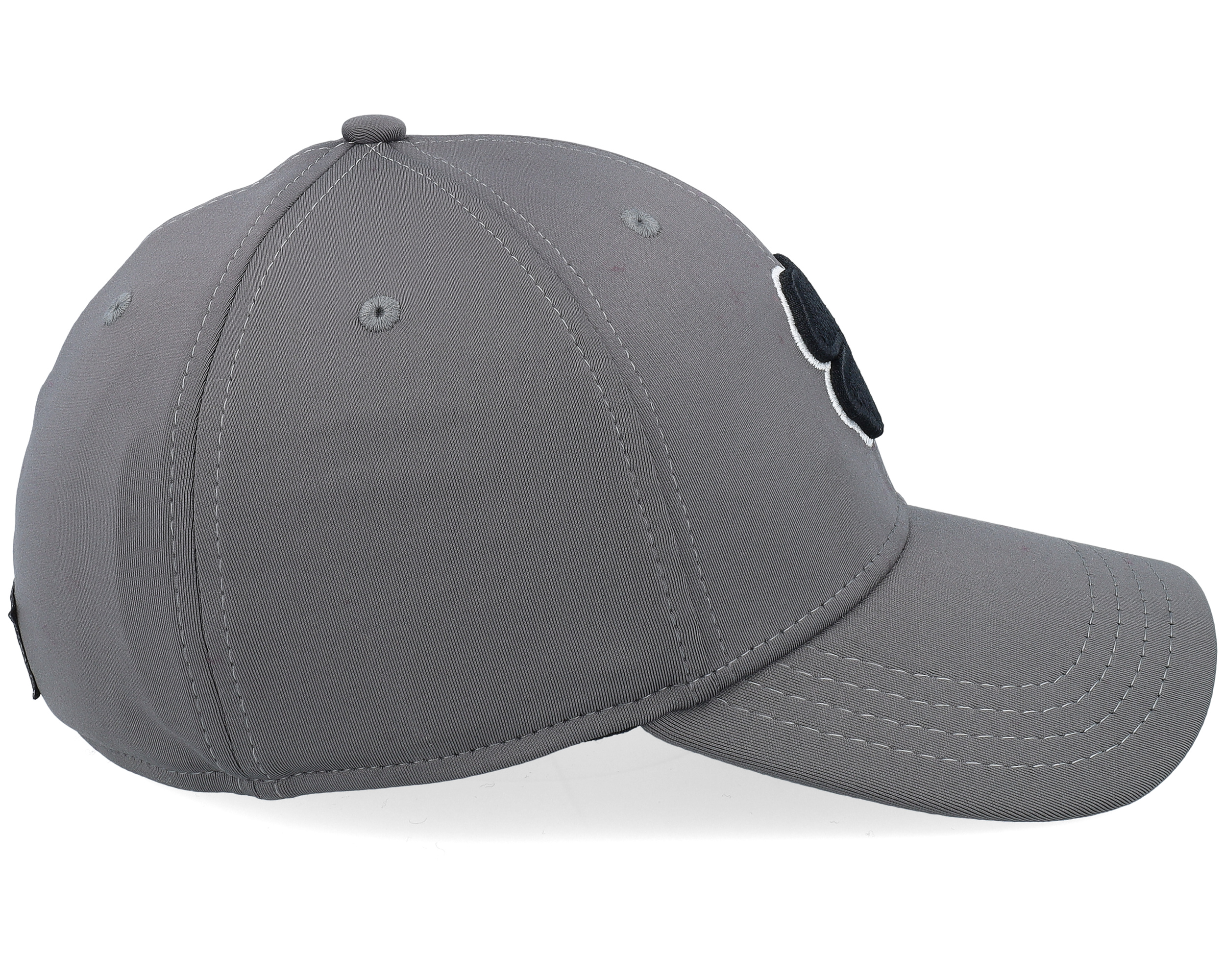Premium Clover 22 Black White/Charcoal Flexfit | Hatstoreworld.com