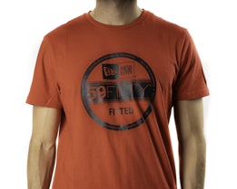 Essential Visor Sticker Tee Red T-Shirt - New Era