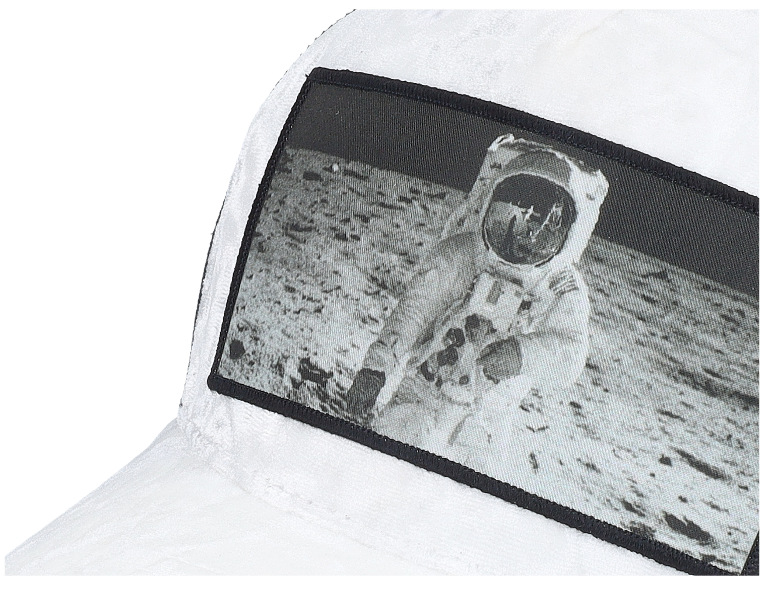 Astronaut Velvet White/Black A-frame Trucker - Calza Pennello cap